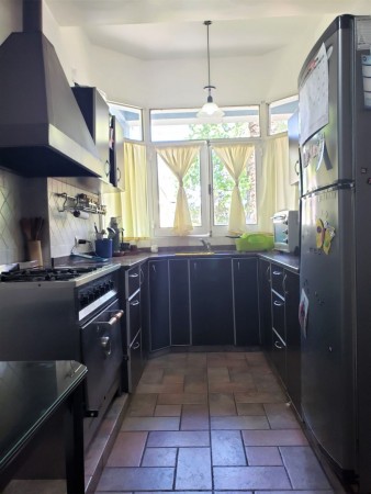 Venta de Casa 4 AMBIENTES en Villa Udaondo, Ituzaingo