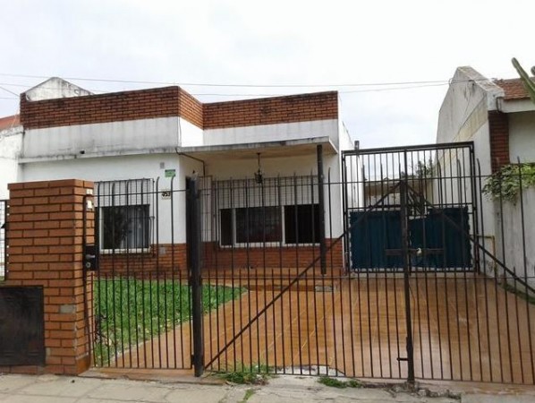 Venta de Casa 3 AMBIENTES en Haedo