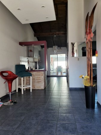 OPORTUNIDAD VALOR Casa 3 Ambientes En Castelar Norte