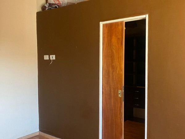 Venta de Casa 6 AMBIENTES en Castelar Norte