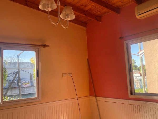 Venta de Casa 6 AMBIENTES en Castelar Norte