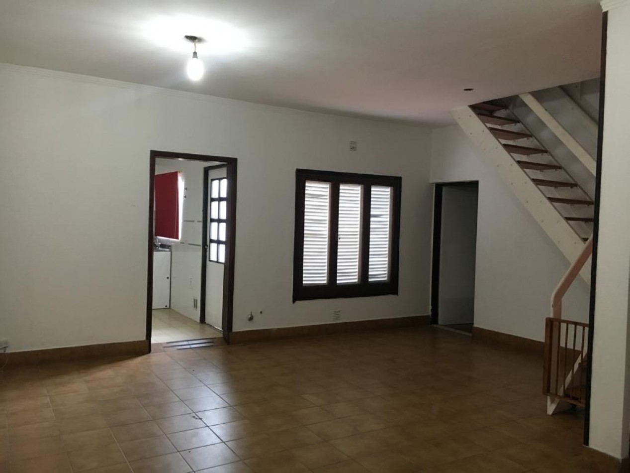 Duplex 4 Ambientes Con Cochera En Castelar Norte