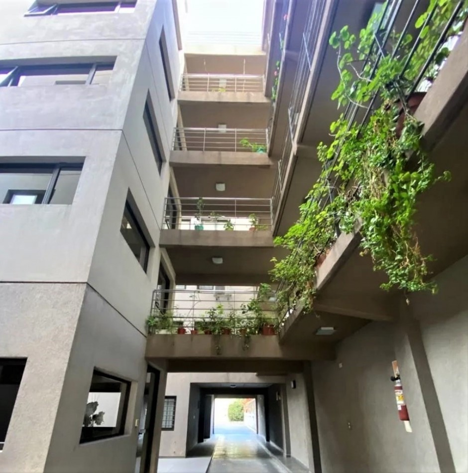 Depto 2 Ambientes Luminoso En Merlo