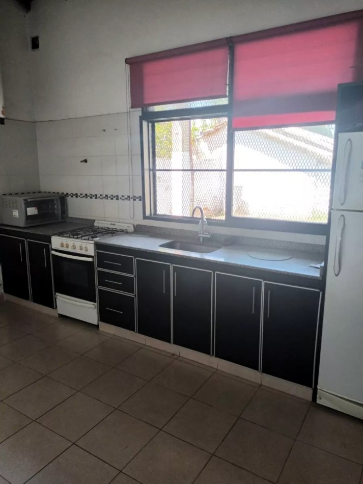 Casa 3 Ambientes En Castelar Norte