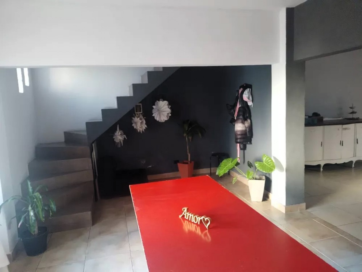 Casa 3 Ambientes En Castelar Norte