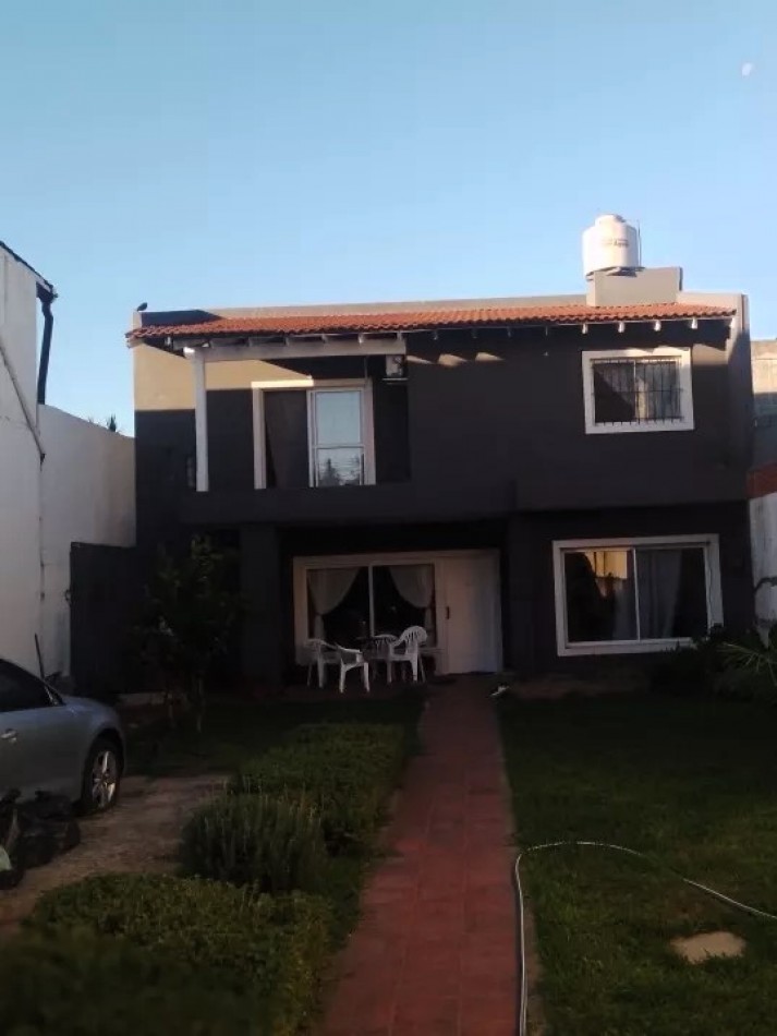 Casa 3 Ambientes En Castelar Norte