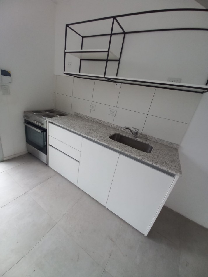 Duplex 3 Ambientes Con Patio y Cochera En Castelar Norte