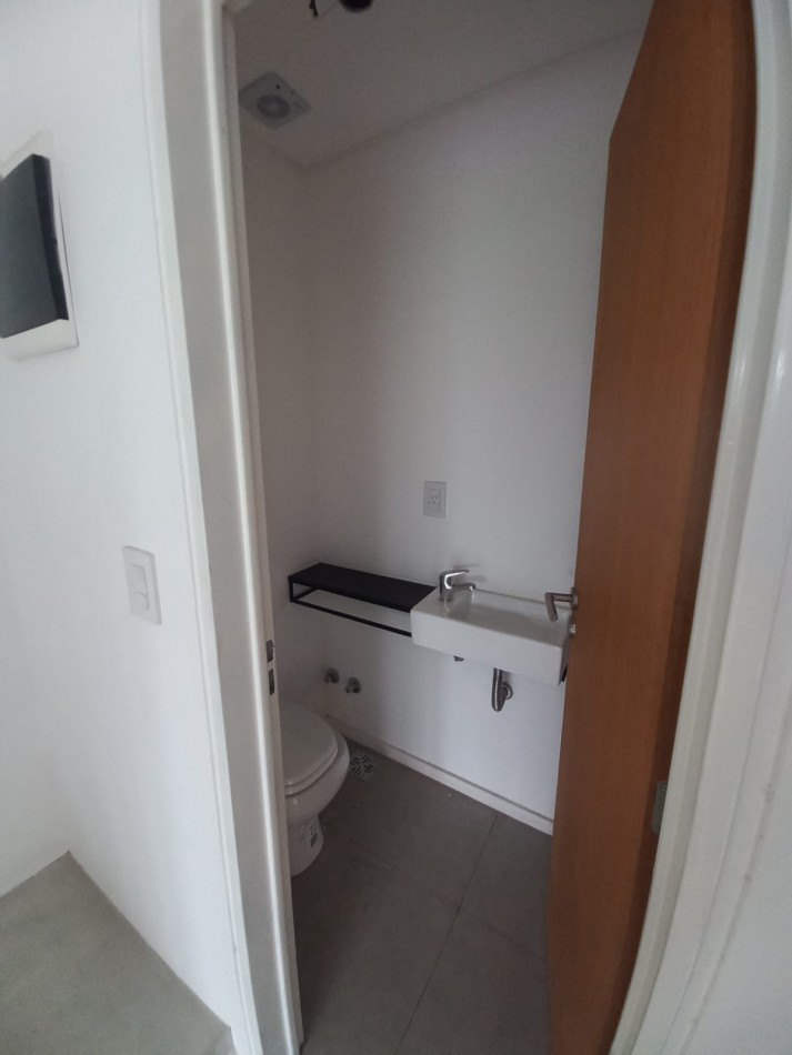 Duplex 3 Ambientes Con Patio y Cochera En Castelar Norte