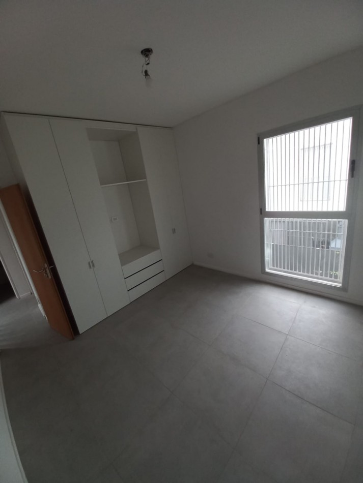 Duplex 3 Ambientes Con Patio y Cochera En Castelar Norte