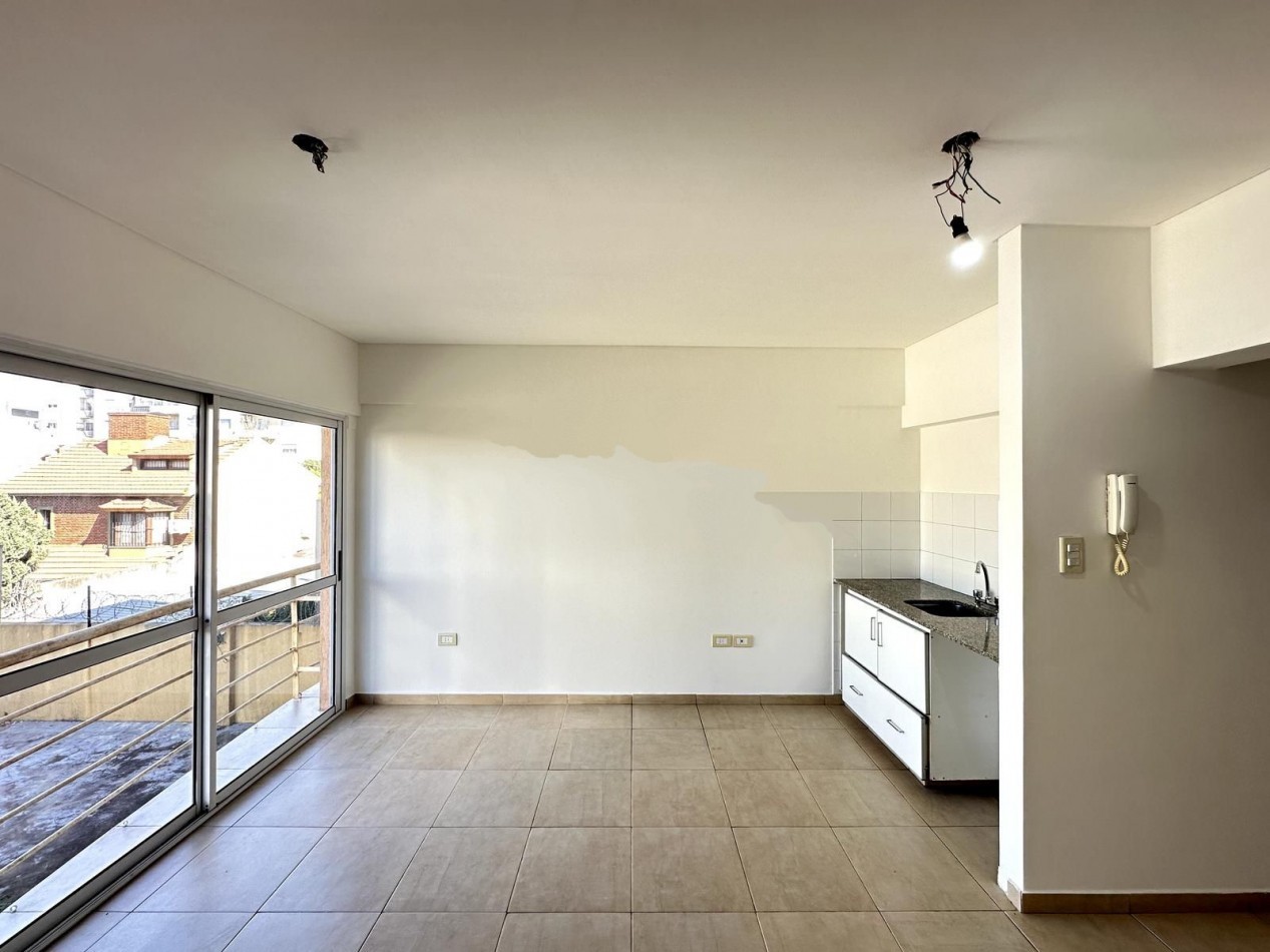 Amplio Monoambiente Divisible Ideal Inversor en Moron Centro