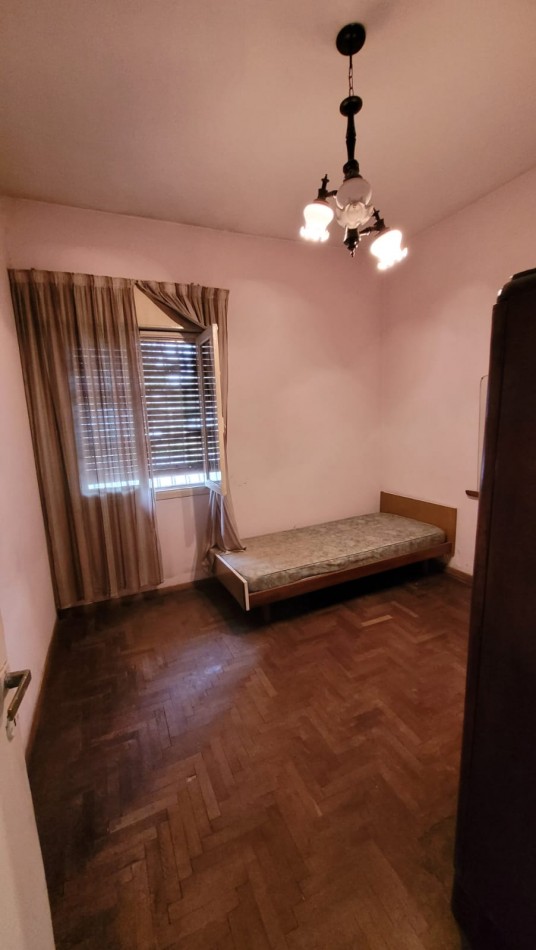 Casa 3 Amb + Depto 2 amb En Ituzaingo Norte