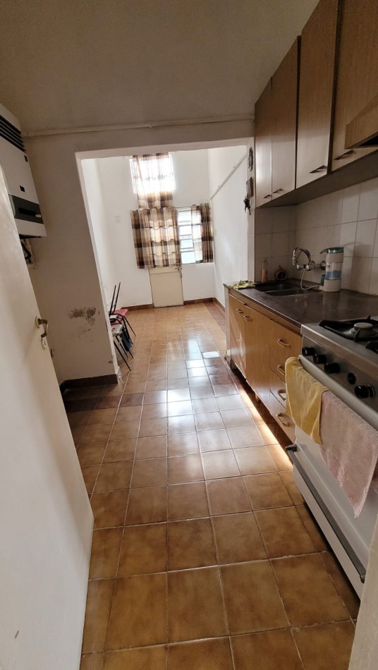 Casa 3 Amb + Depto 2 amb En Ituzaingo Norte