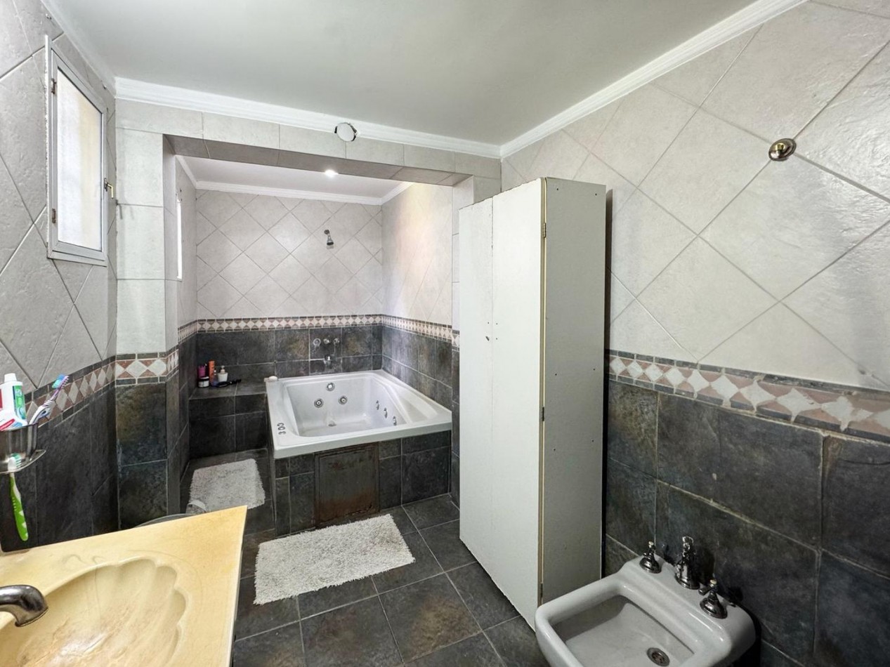 Casa 4 Ambientes C/Fondo y Pileta En Parque San Martin Merlo Apto Credito