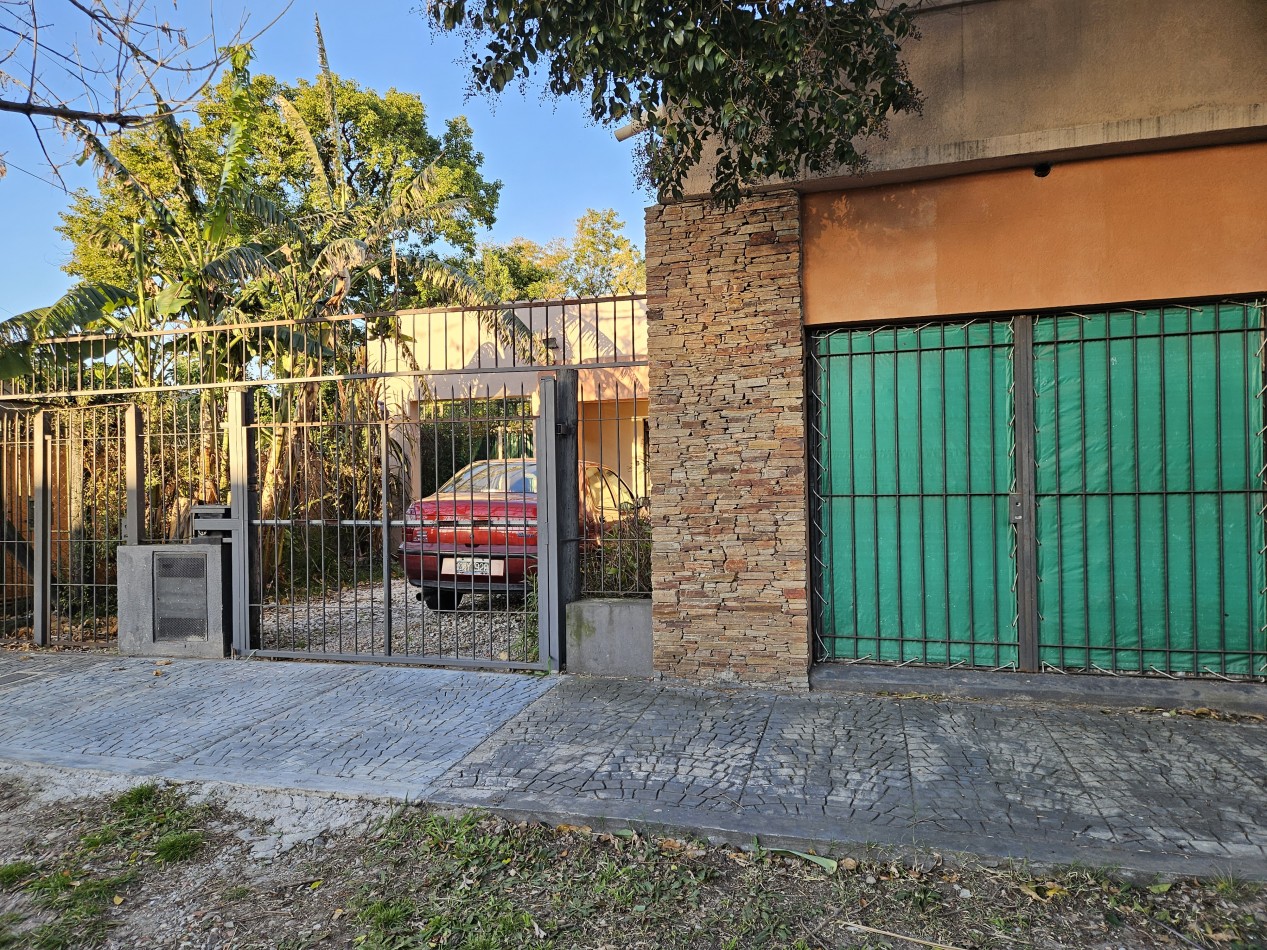 Casa 3 Ambientes C/Cochera En Castelar Norte