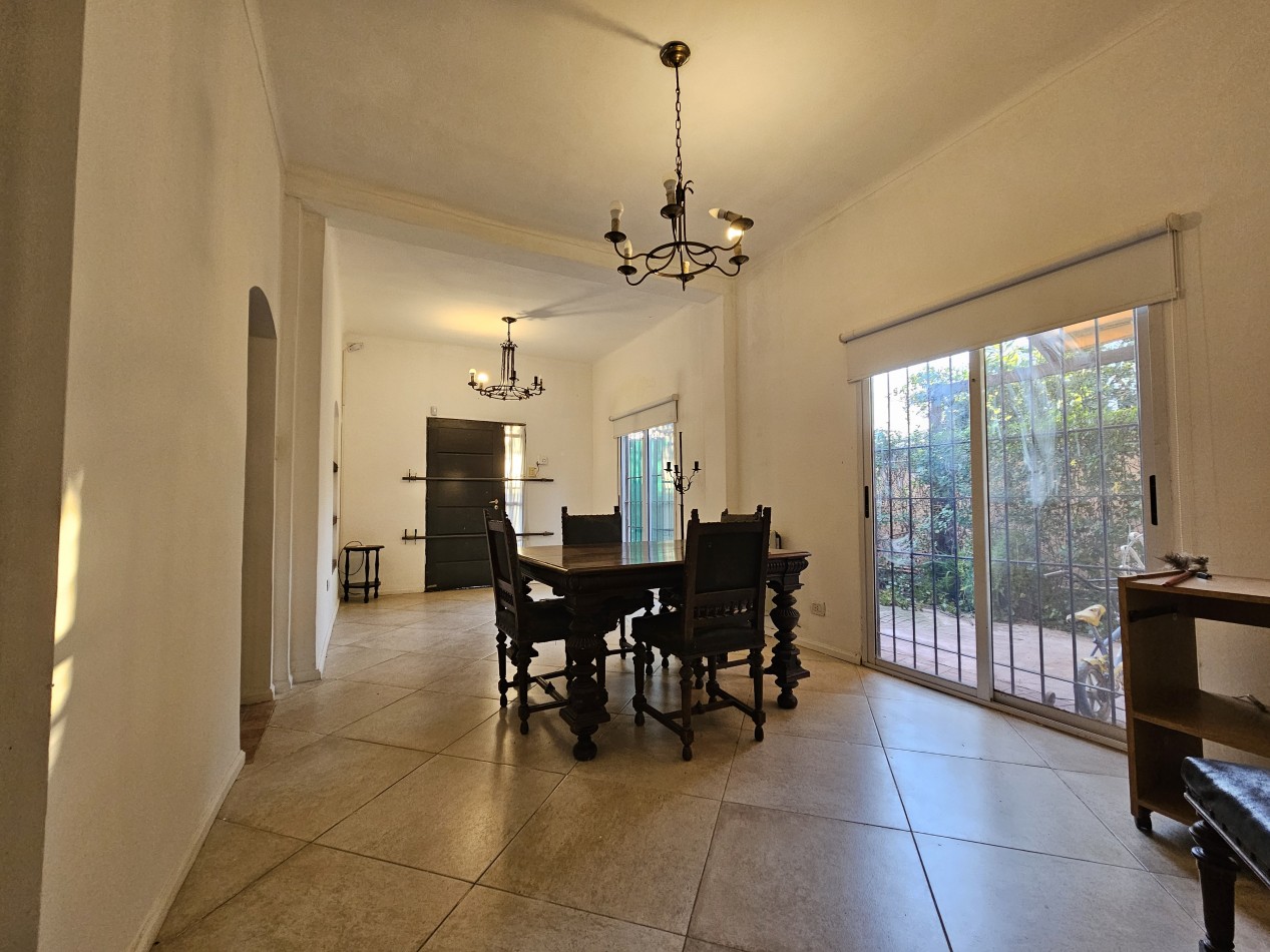 Casa 3 Ambientes C/Cochera En Castelar Norte