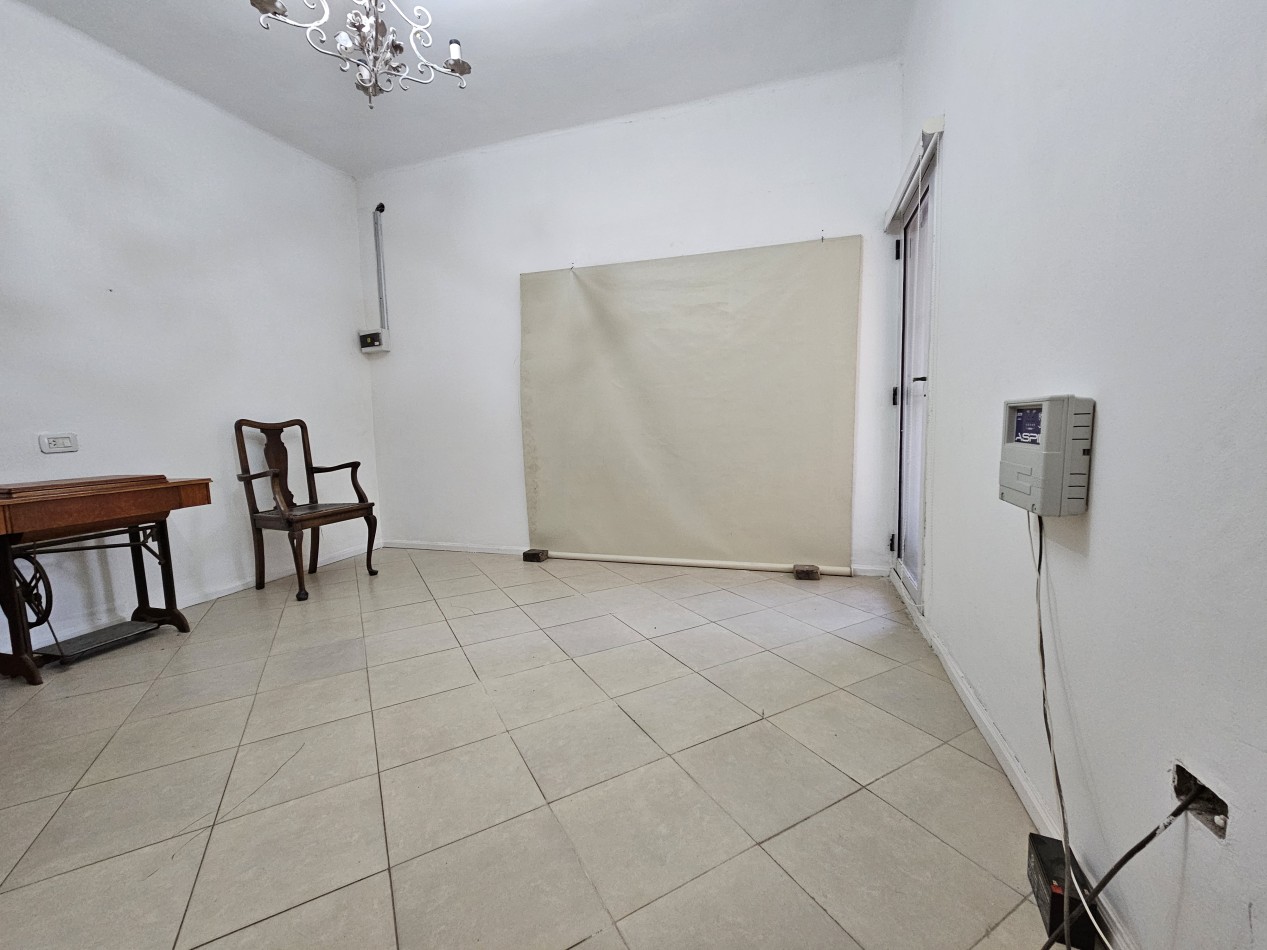 Casa 3 Ambientes C/Cochera En Castelar Norte