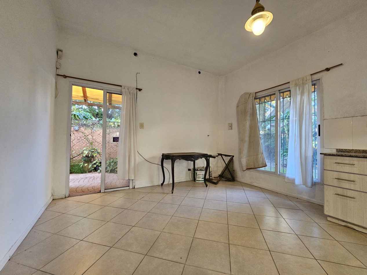 Casa 3 Ambientes C/Cochera En Castelar Norte