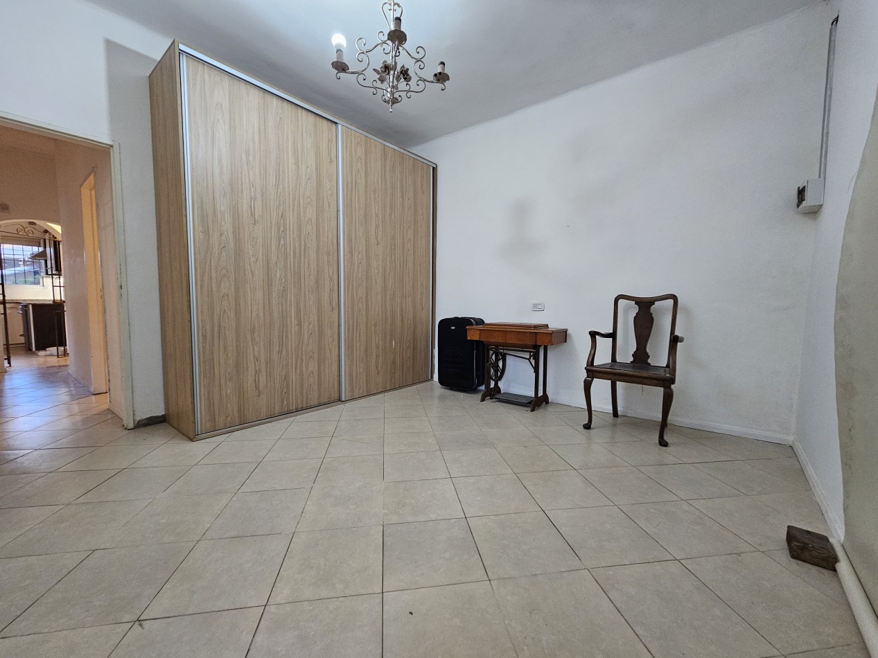 Casa 3 Ambientes C/Cochera En Castelar Norte