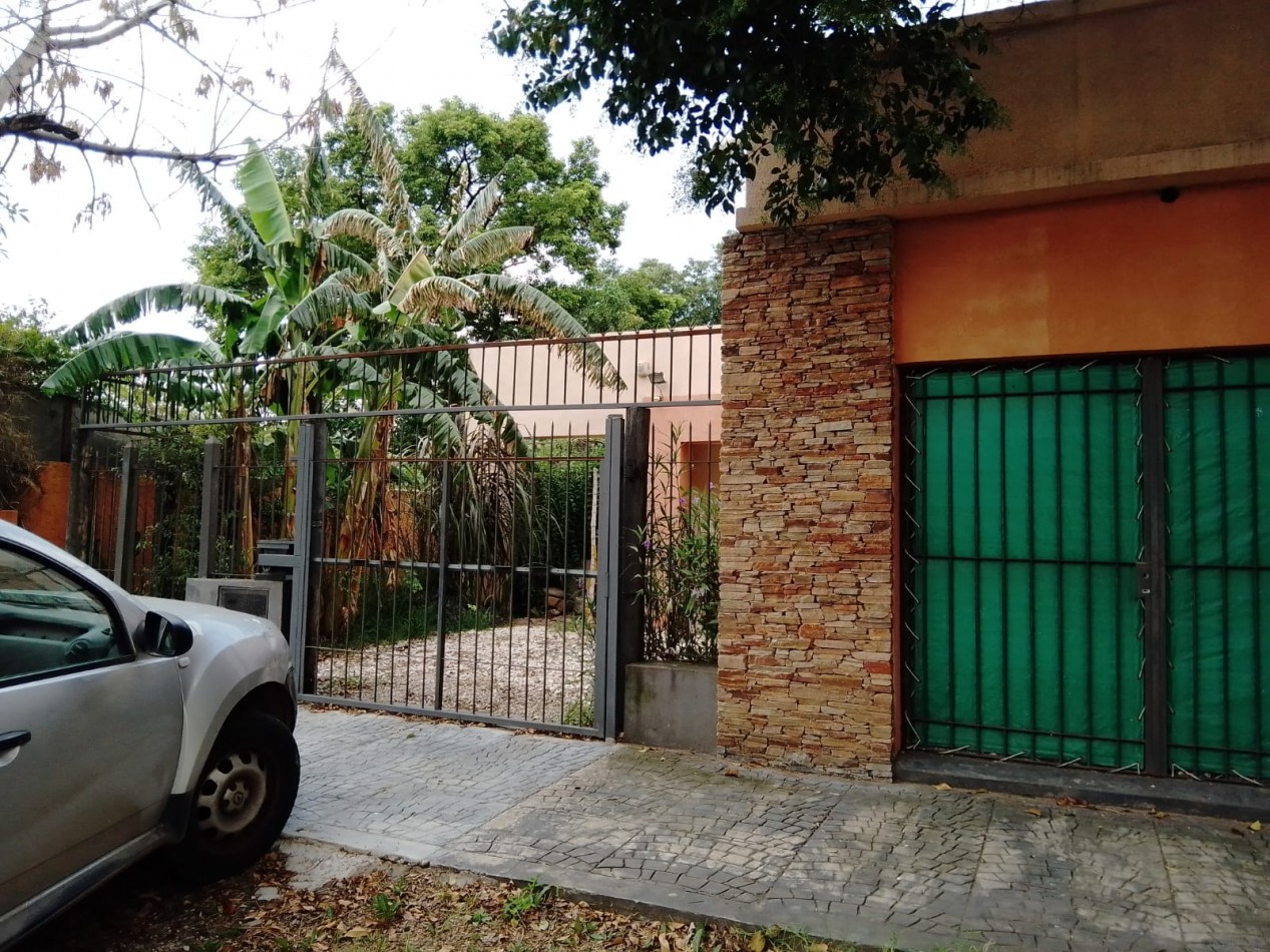 Casa 3 Ambientes C/Cochera En Castelar Norte
