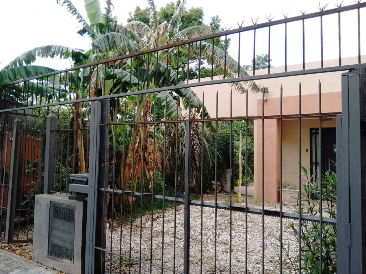 Casa 3 Ambientes C/Cochera En Castelar Norte