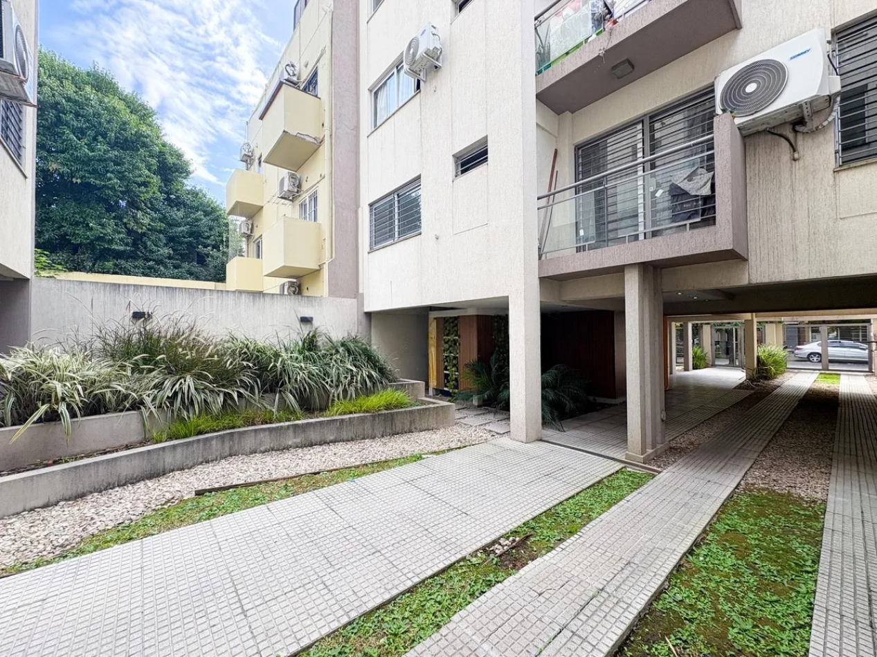 Depto 2 Ambientes Luminoso C/Balcon En Moron 