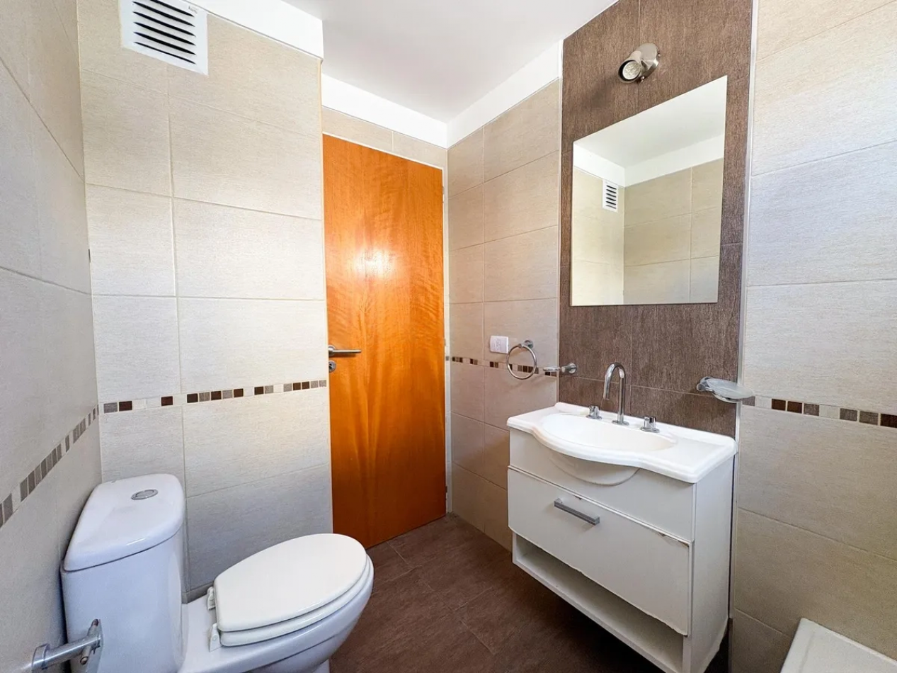 Depto 2 Ambientes Luminoso C/Balcon En Moron 