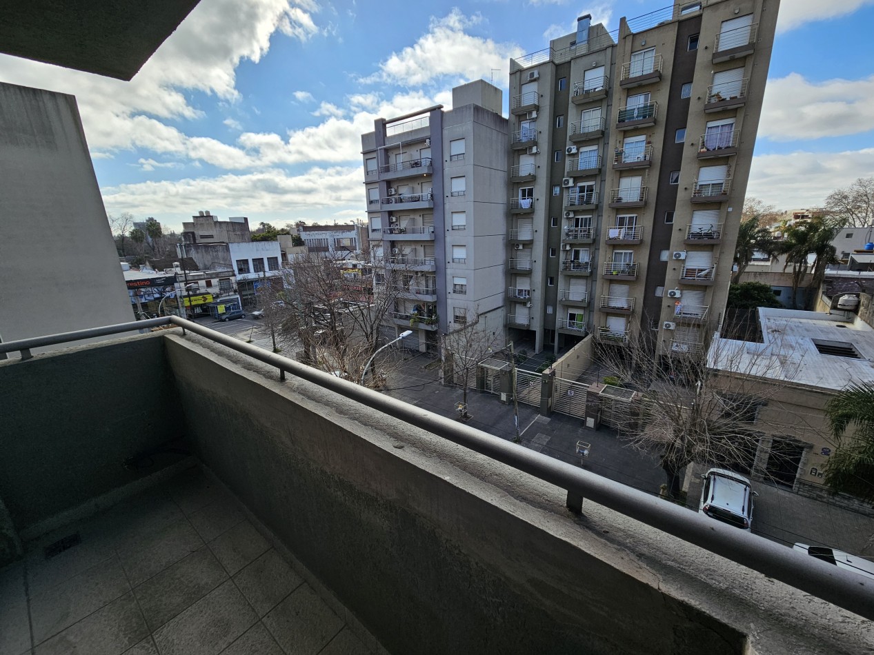 Venta De Departamento 2 Ambientes En Moron Centro