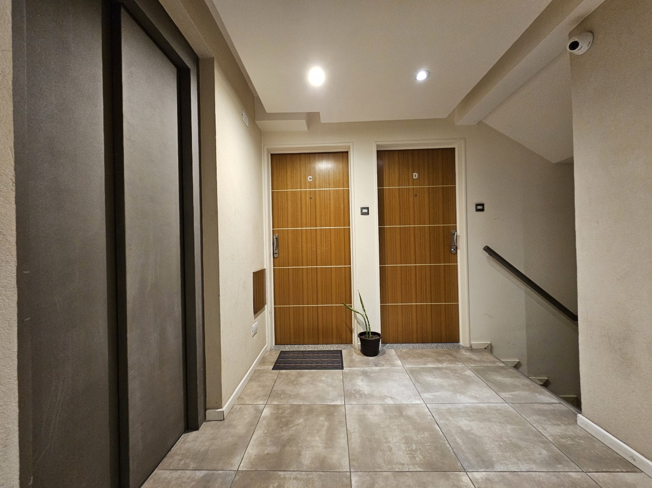 Venta De Departamento 2 Ambientes En Moron Centro