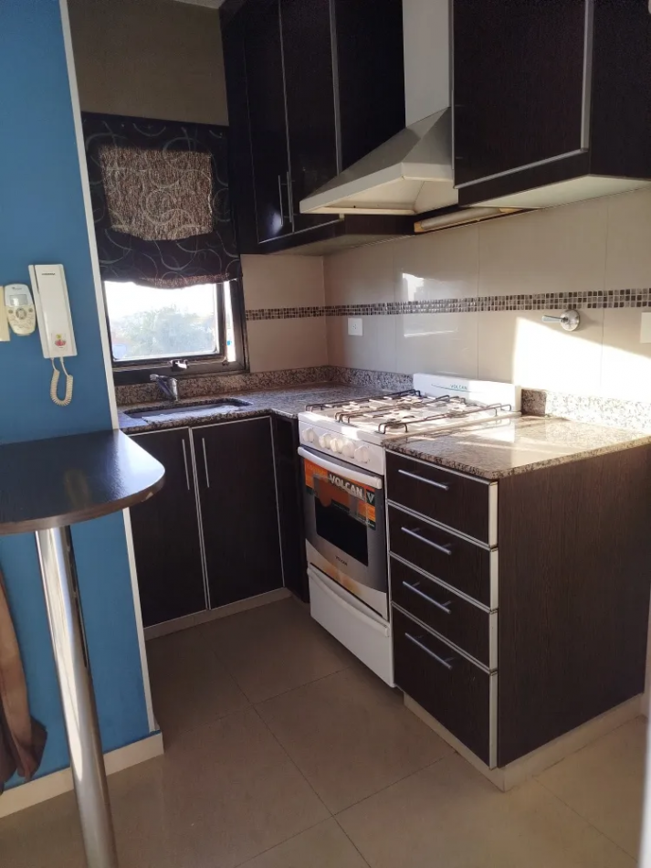 Amplio Monoambiente Divisible C/Balcon En Moron Apto Credito