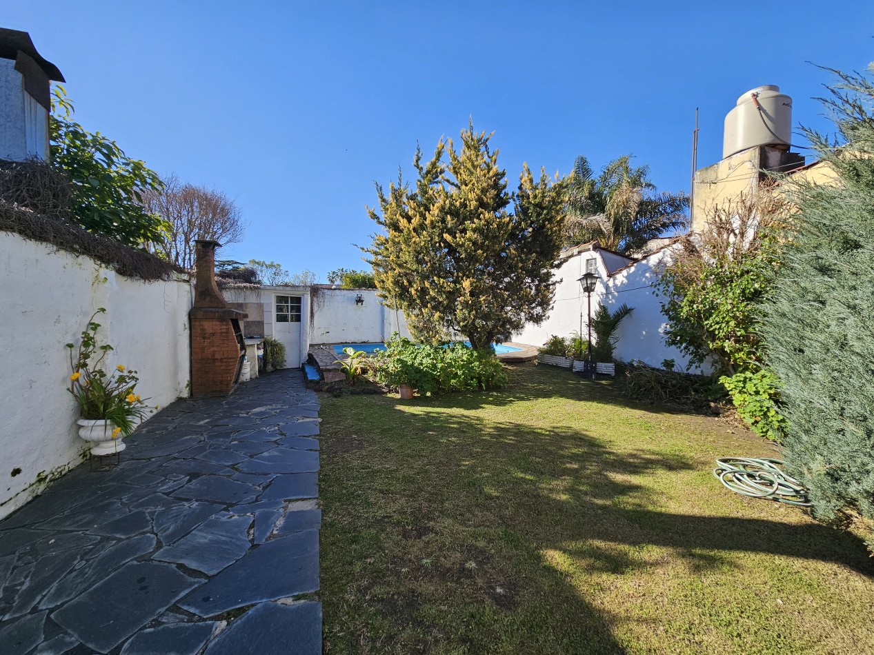 Chalet 4 Amb C/Parque y Piscina En Ituzaingo Norte Apto Credito