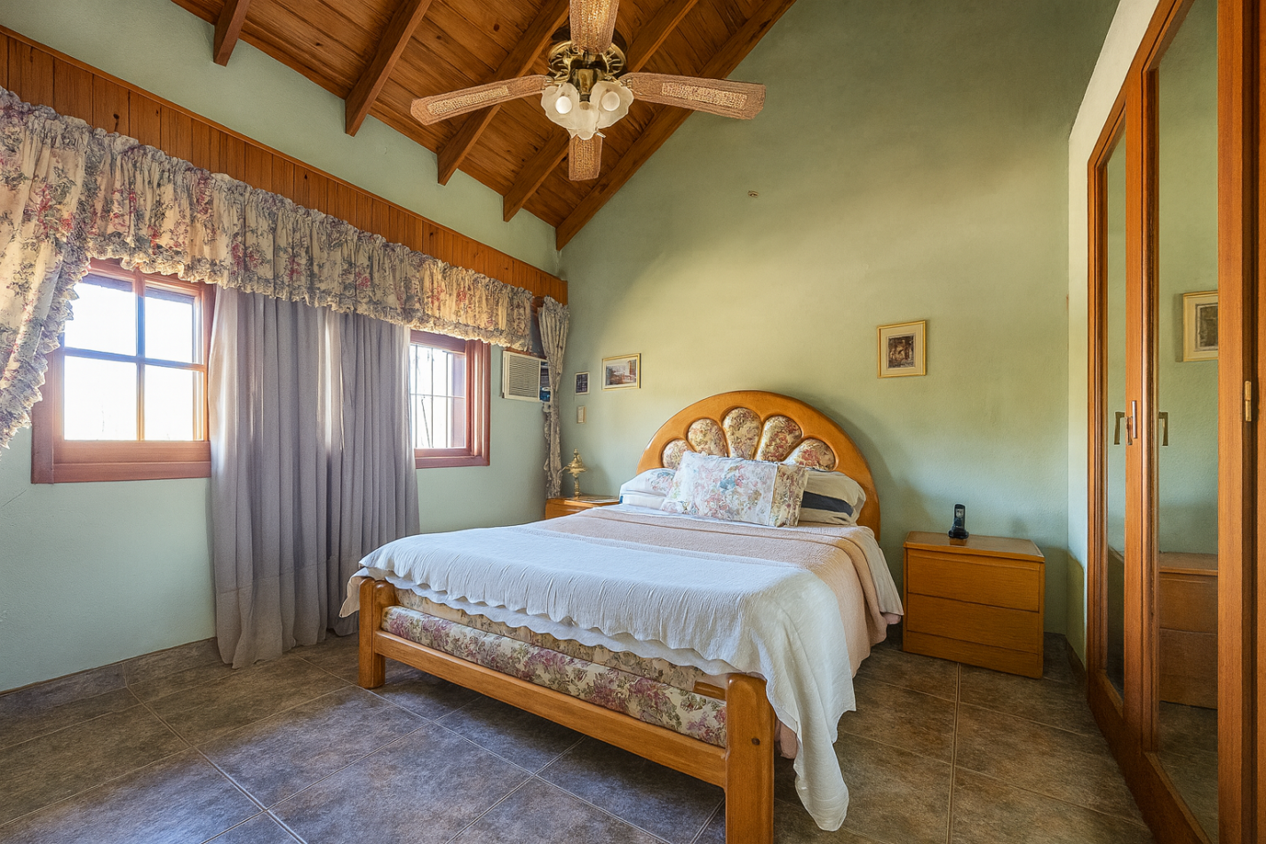 Chalet 4 Amb C/Parque y Piscina En Ituzaingo Norte Apto Credito