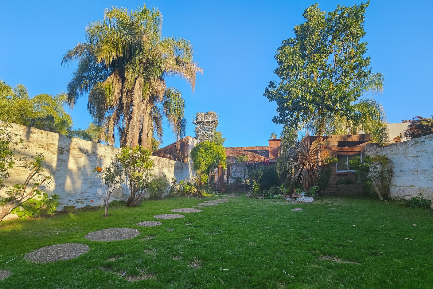 Chalet 4 Amb en Zona Residencial Castelar Norte Apto Credito