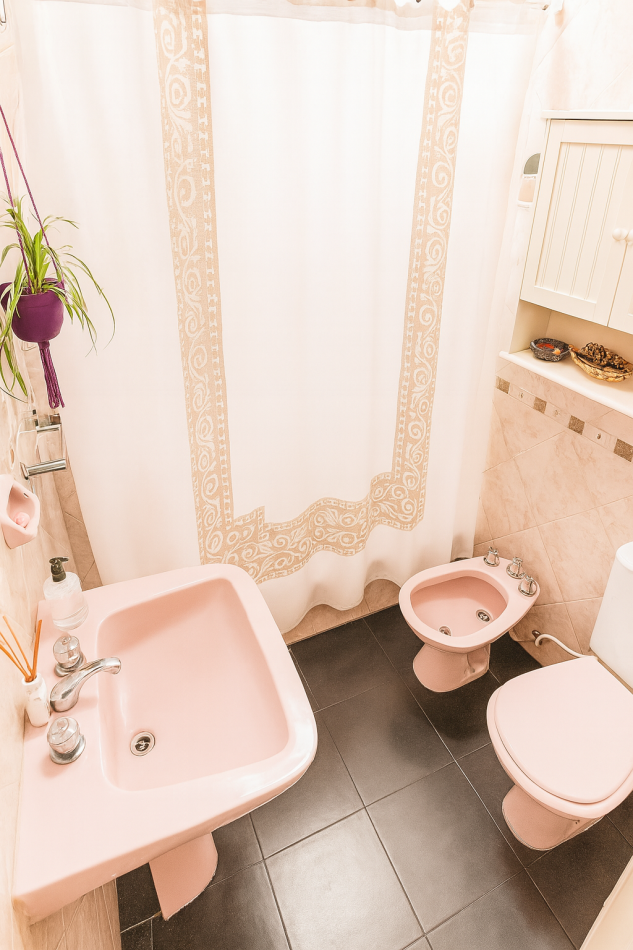 Casa 4 Ambientes C/Cochera y Fondo En Moron Sur Apto Credito