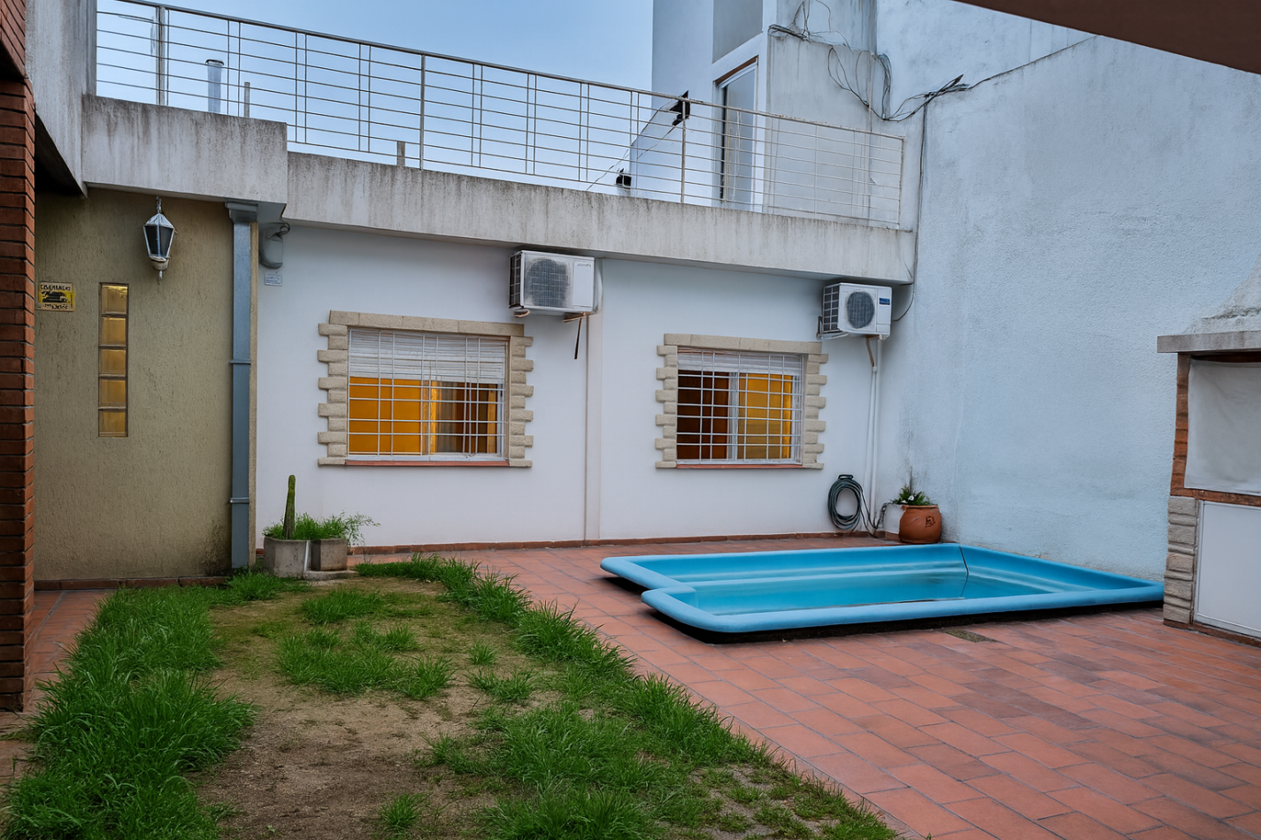 Casa 4 Ambientes C/Cochera y Fondo En Castelar Norte