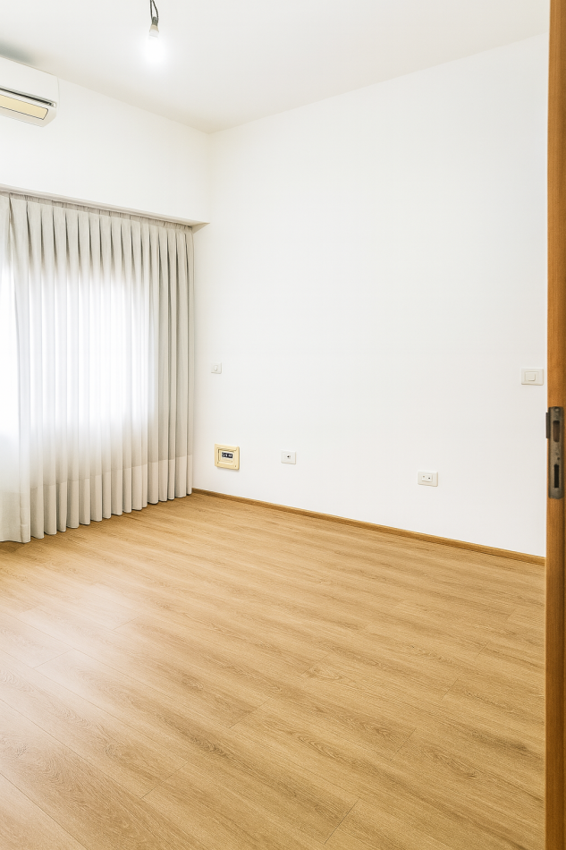 Casa 4 Ambientes C/Cochera y Fondo En Castelar Norte