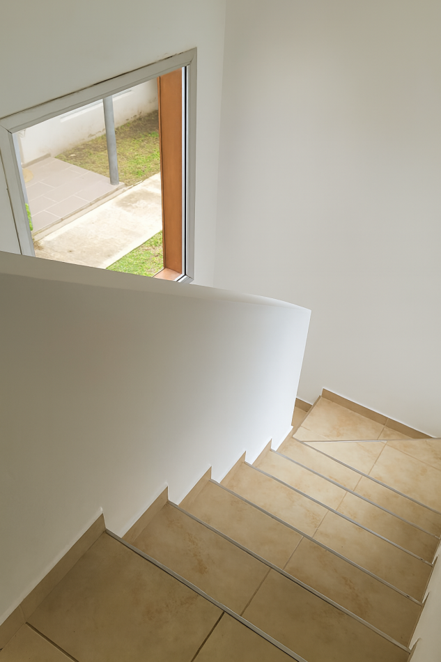 Venta de Duplex 3 AMBIENTES en Condominio en Ituzaingo