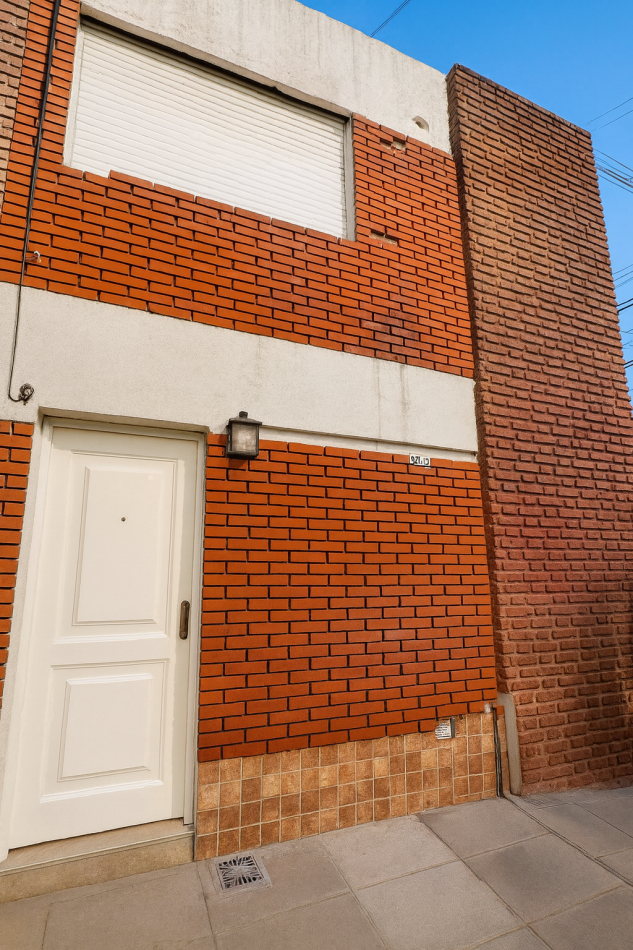 Duplex 3 Amb Al Frente C/Cochera en Castelar Sur Apto Credito