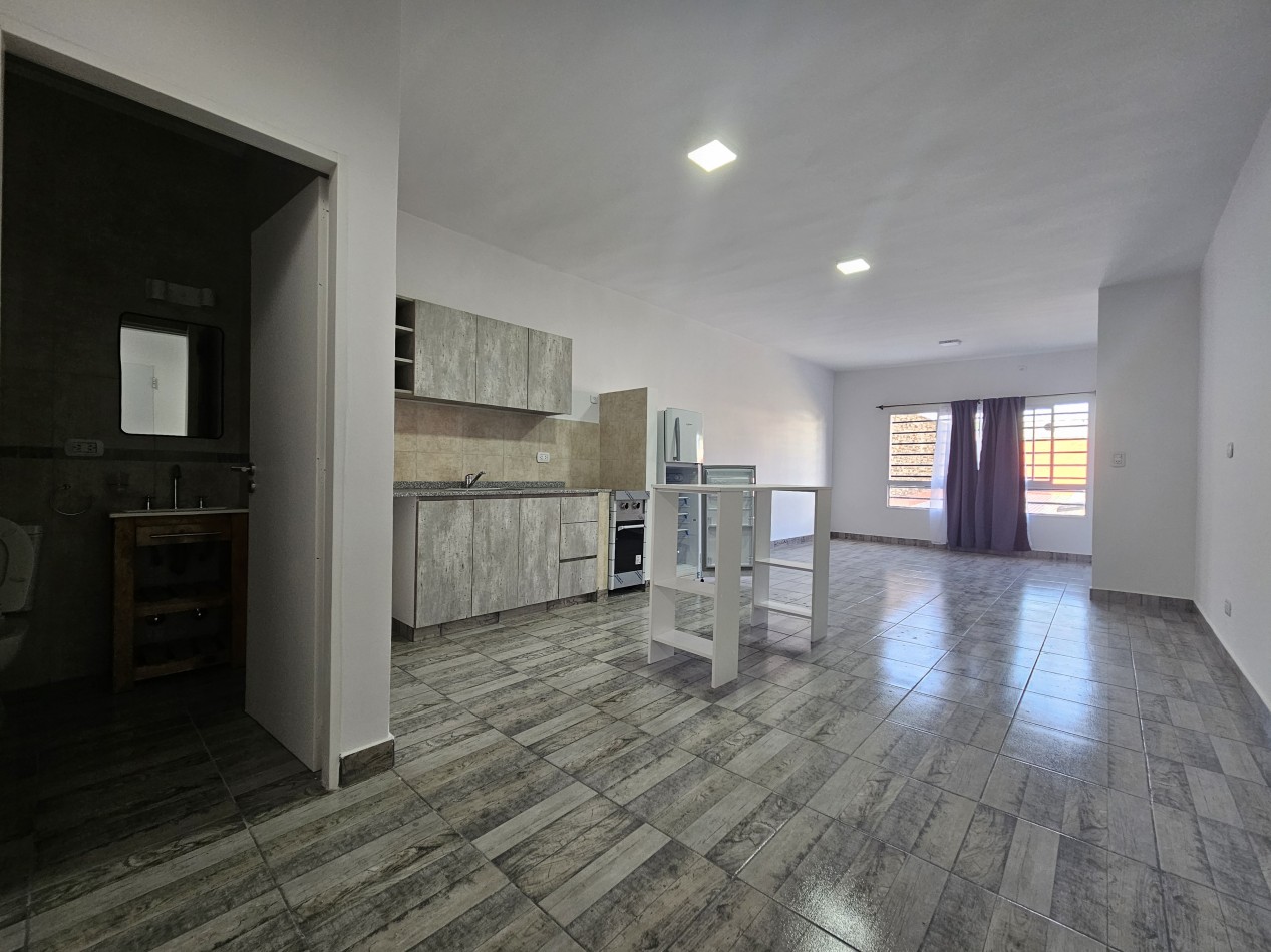 Alquiler Monoambiente Amplio Sin Expensas En Moron SIN EXPENSAS NI SERVICIOS