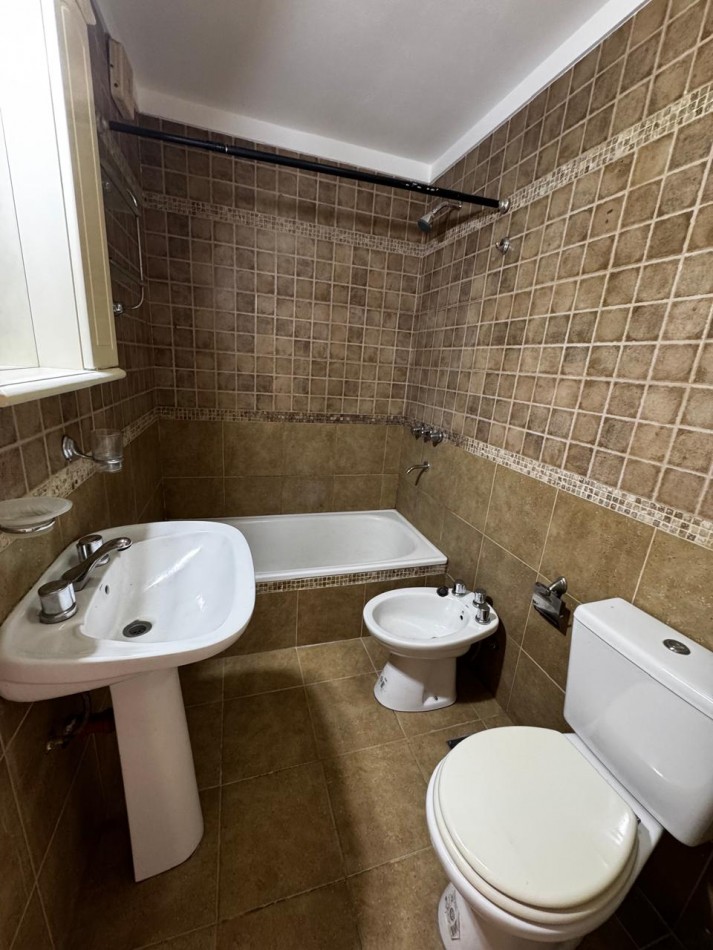 Alquiler Depto 2 Ambientes C/Balcon Bajas Expensas en Moron 