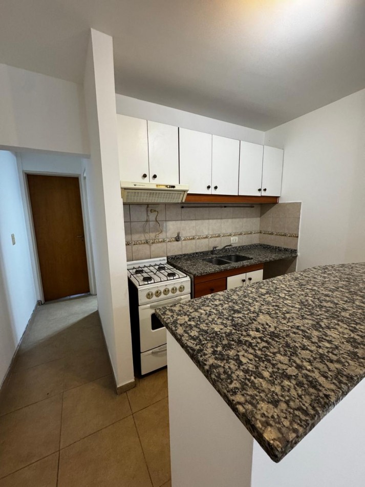 Alquiler Depto 2 Ambientes C/Balcon Bajas Expensas en Moron 