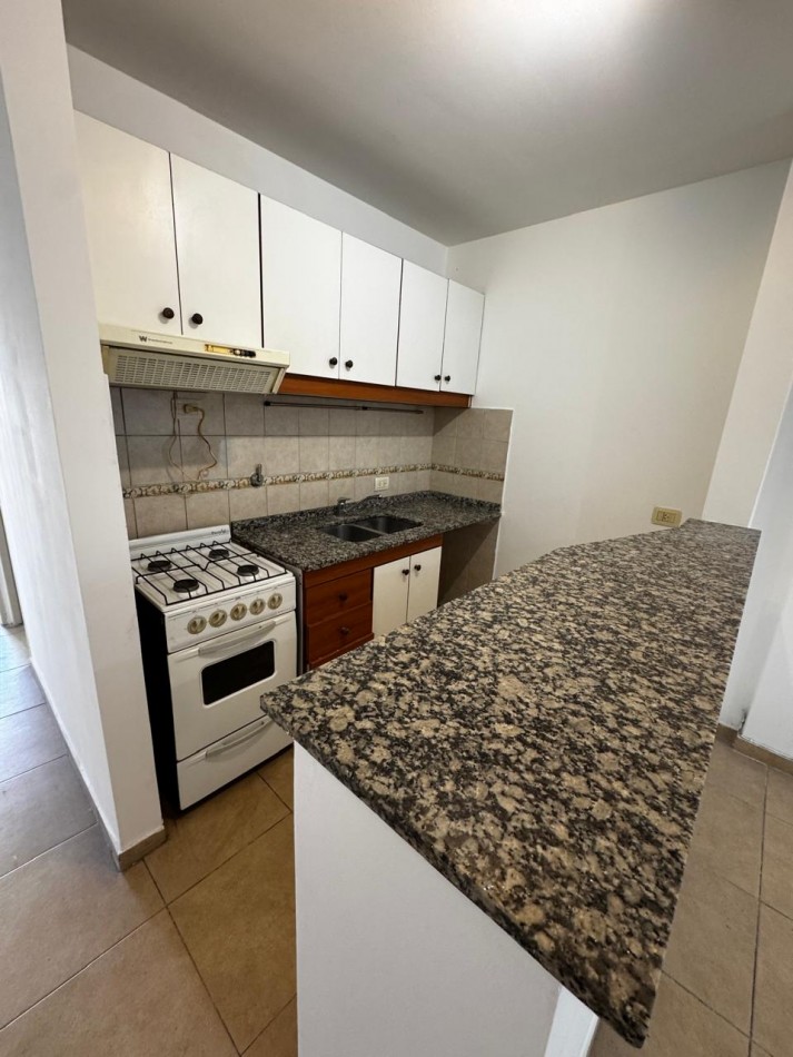 Alquiler Depto 2 Ambientes C/Balcon Bajas Expensas en Moron 