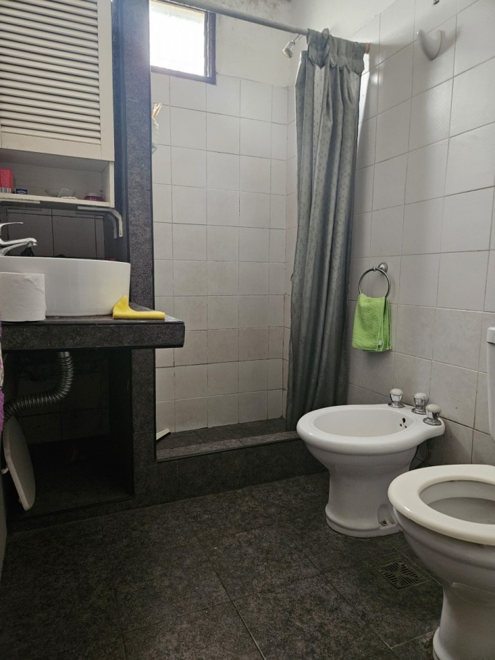 Casa Con Departamento En Venta Castelar Norte 