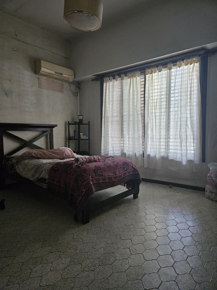 Casa Con Departamento En Venta Castelar Norte 