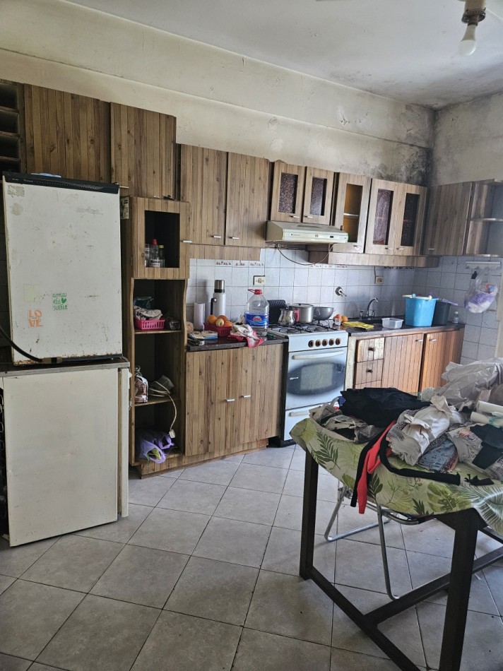 Casa Con Departamento En Venta Castelar Norte 