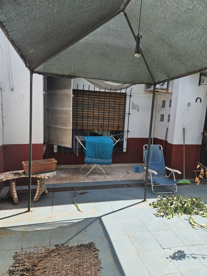 Casa Con Departamento En Venta Castelar Norte 