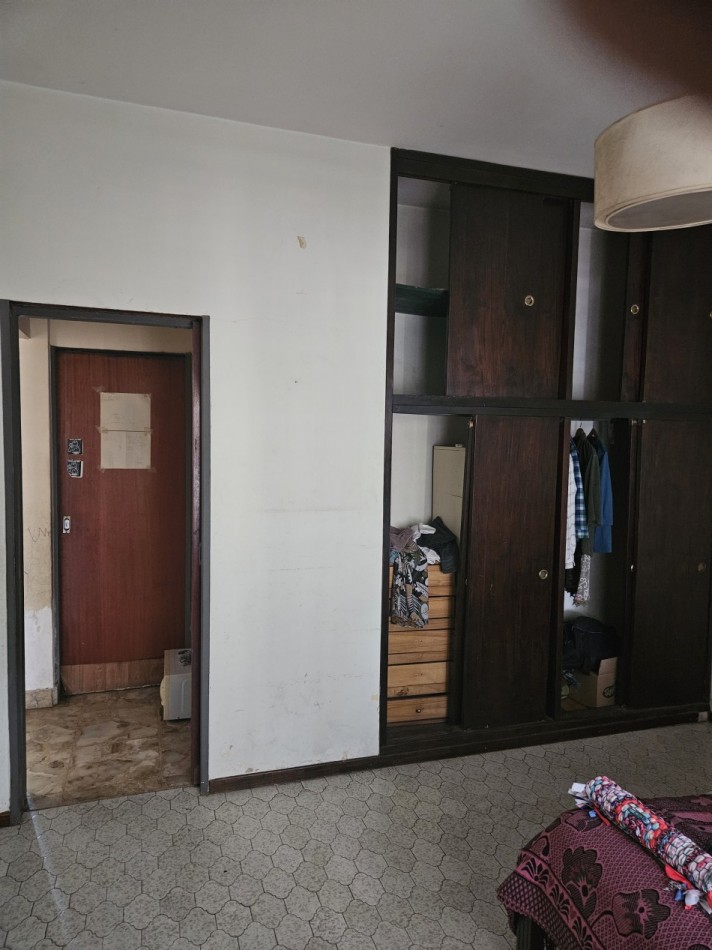 Casa Con Departamento En Venta Castelar Norte 