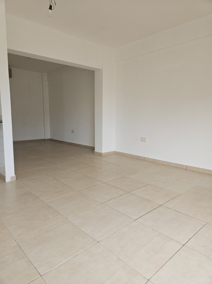 Amplio Monoambiente Divisible Ideal Inversor en Moron Centro