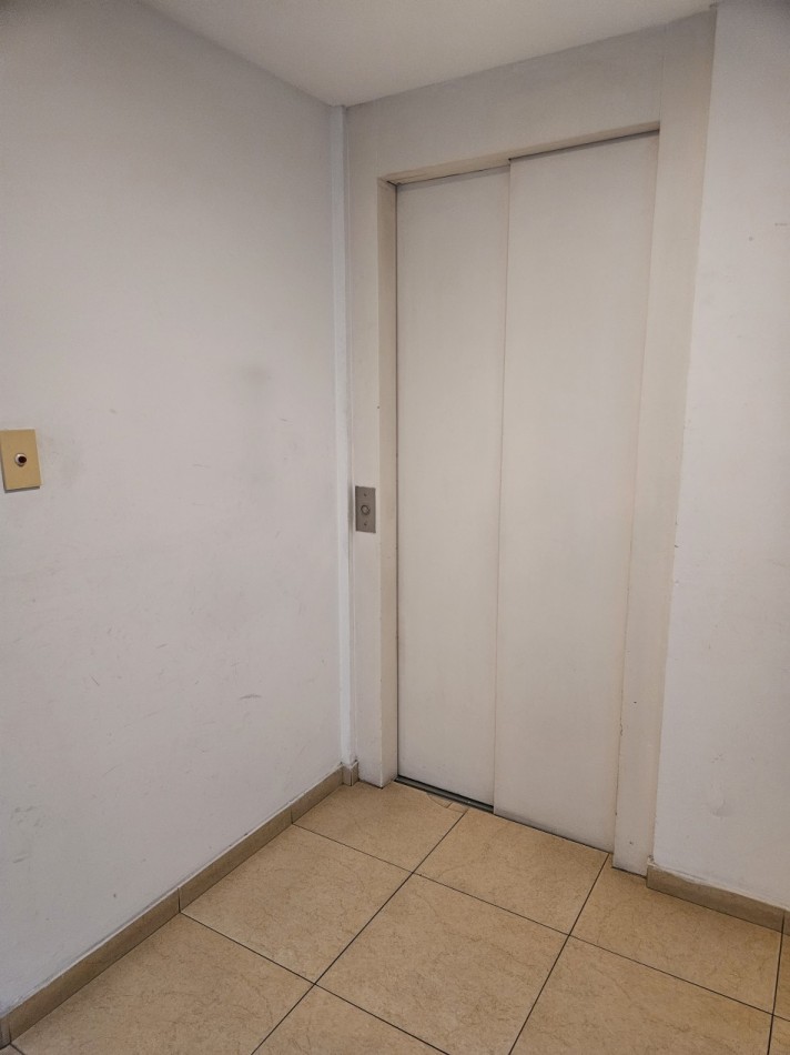 Amplio Monoambiente Divisible Ideal Inversor en Moron Centro