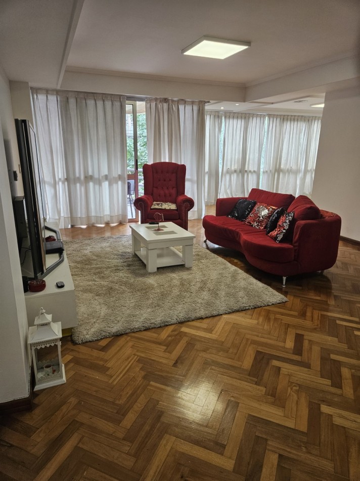 Piso de 5 Ambientes C/Cochera en el Centro de Castelar Norte