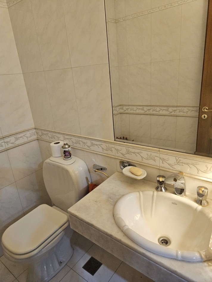 Piso de 5 Ambientes C/Cochera en el Centro de Castelar Norte